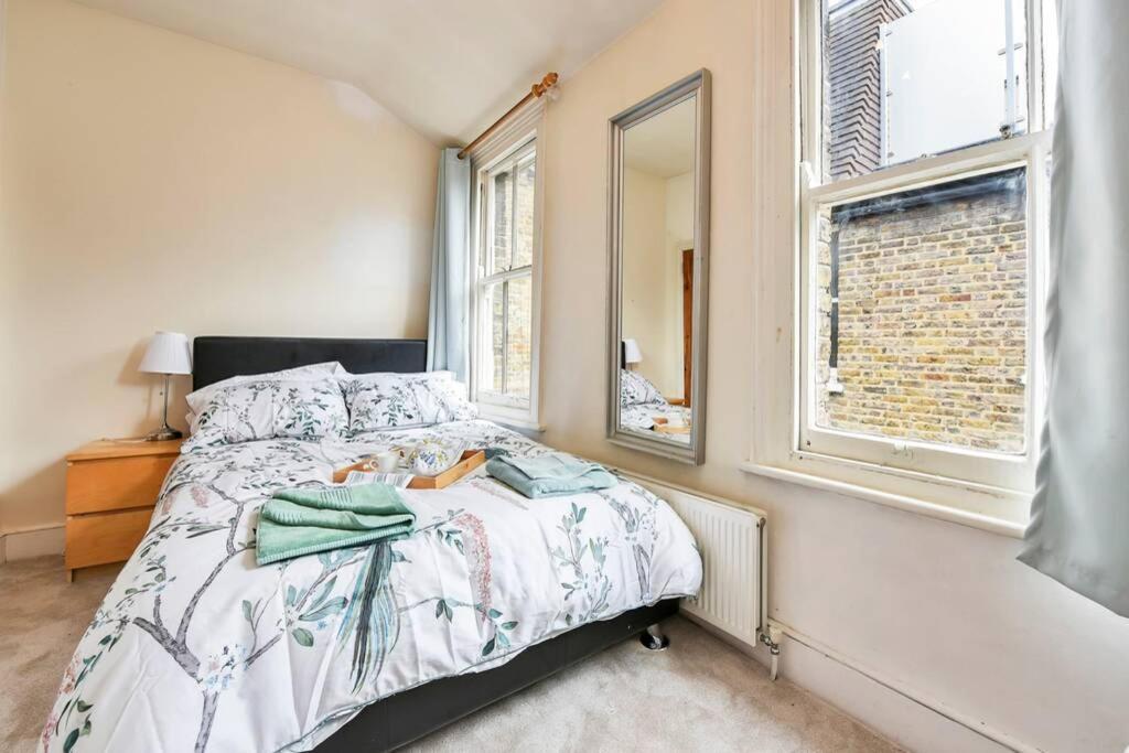 Groves 4 Bedroom, Shepherds Bush London Bagian luar foto