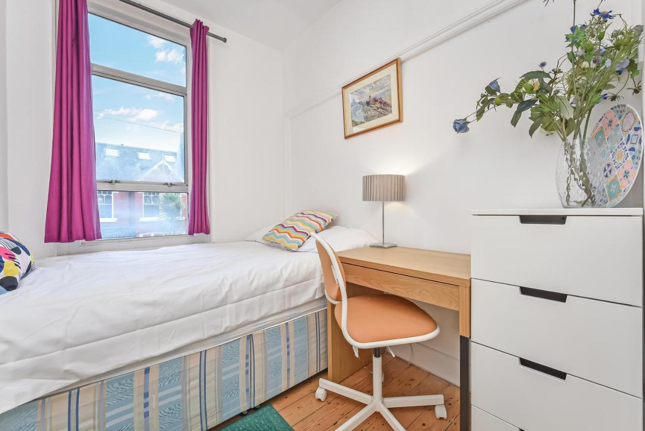 Groves 4 Bedroom, Shepherds Bush London Bagian luar foto